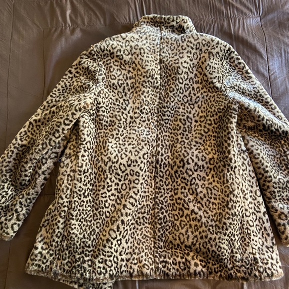 CALVIN KLEIN Super Soft Leopard Cheetah Print Faux Fur Coat - Picture 6 of 10